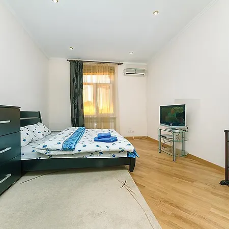 Apartment Amazing Two Beds In The Klovskiy Spusk *