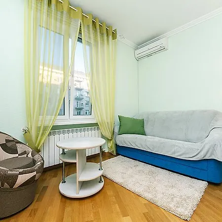 Apartment Amazing Two Beds In The Klovskiy Spusk *